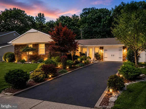 11 Inwood Pl, Aberdeen, NJ 07747
