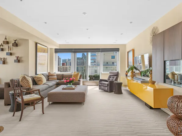 176 East 71st Street image 1 of 14