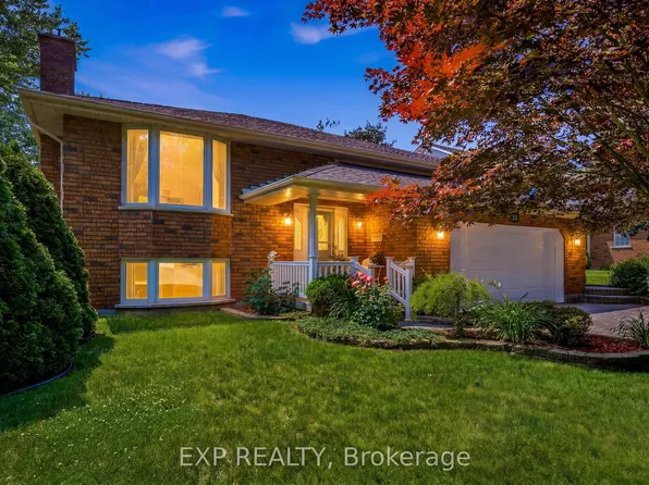 12 Fern Gate, Pelham, ON L0S 1E4