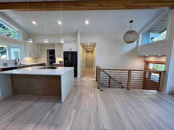 4th image of 11419 110th Ave NE