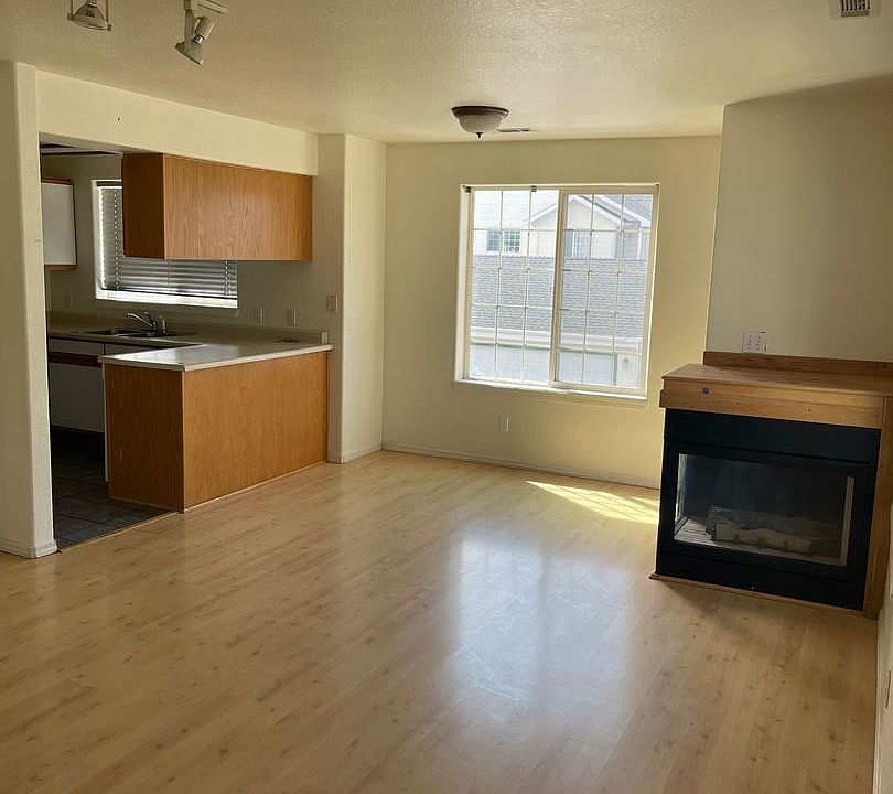 1st image of 3014 W Villard St #G