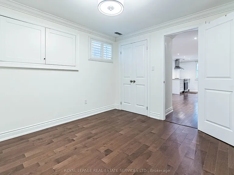 64 Grenview Blvd S #LOWER — Photo 13