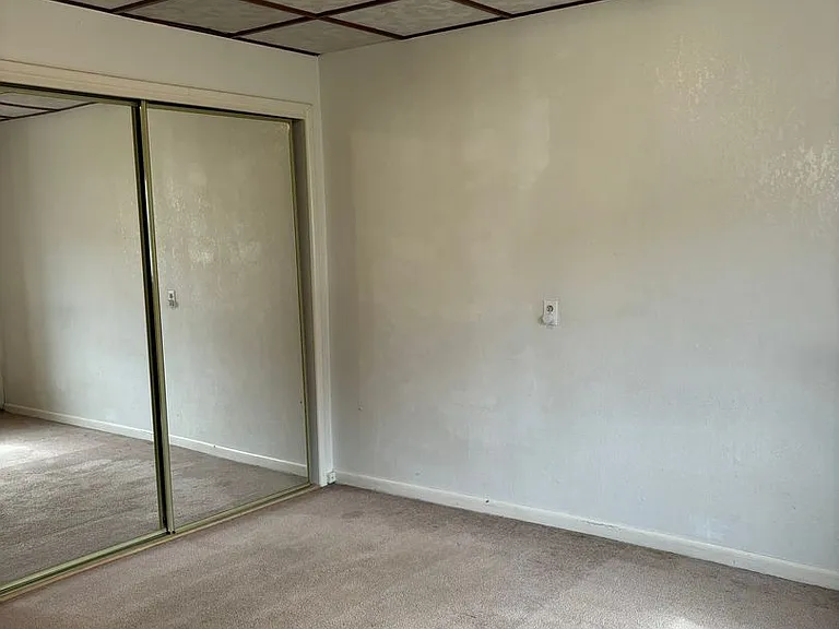 94 Farewell Ave — Photo 6