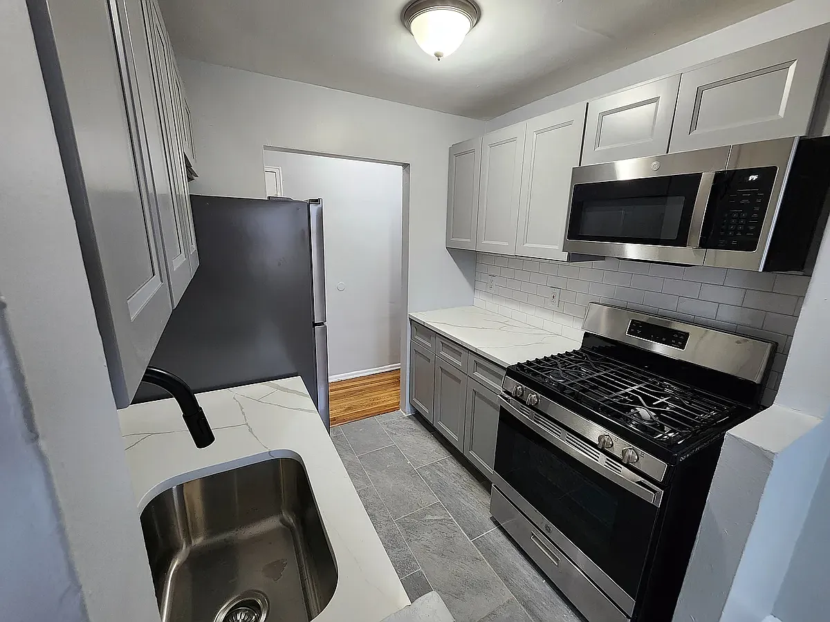 725 Scotland, orange, NJ — Photo 1