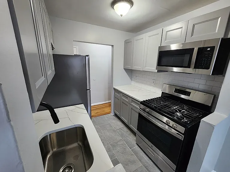 725 Scotland, orange, NJ — Photo 1