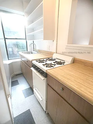 Rented by City Heights Realty | media 8