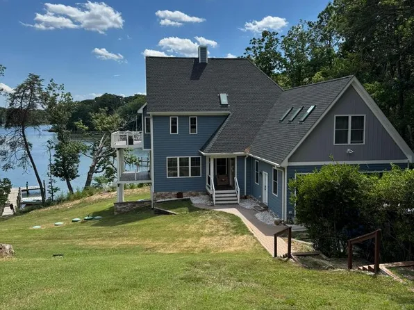 211 Sailboat Ct, Lusby, MD 20657