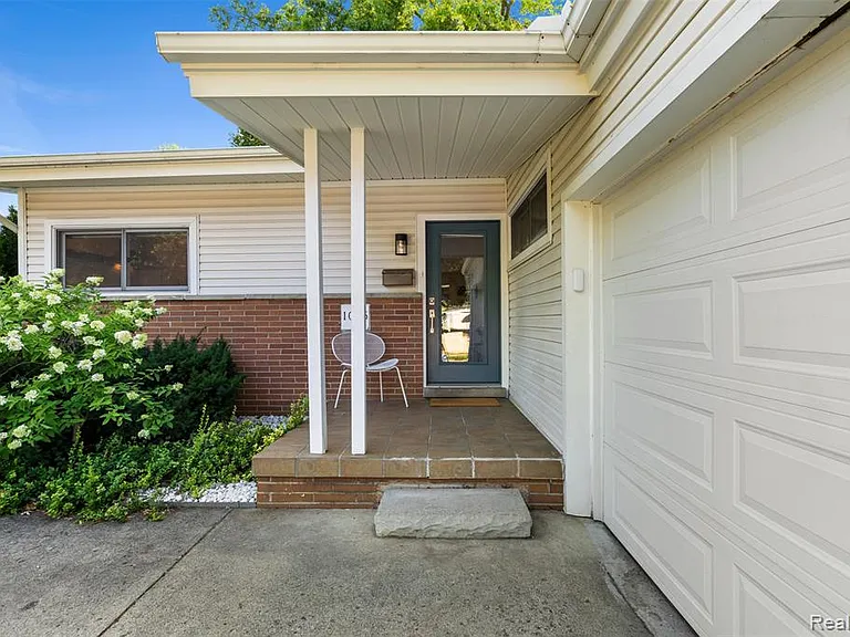 1085 Brooklawn Dr — Photo 5
