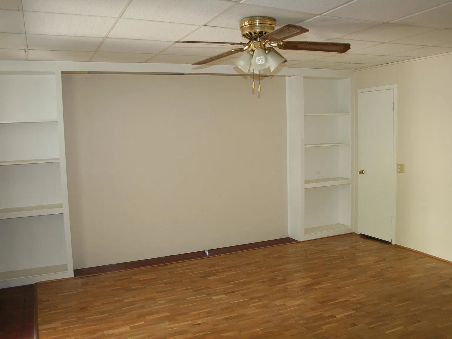 2 bed, 1200 sqft, $1,900 — Photo 4