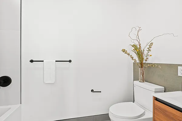 Rented by Reavis | media 6