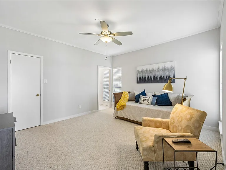 351 Lakeside Ln #201 — Photo 21