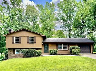 106 Lynwood Ct, Central, SC 29630