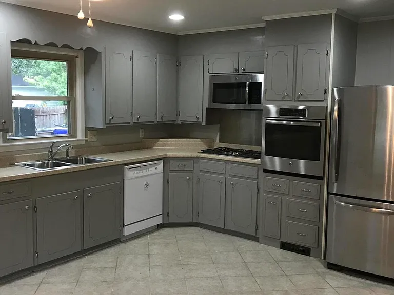 2073 Parkway Dr — Photo 5
