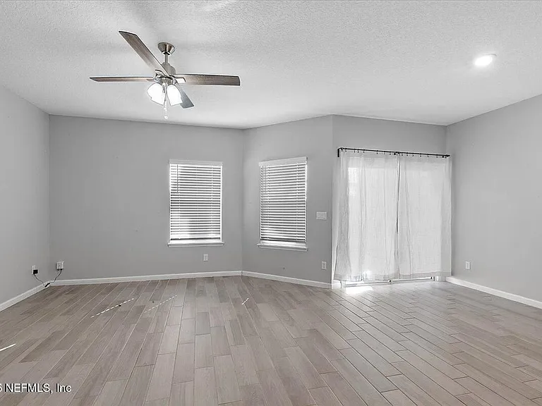 12658 Josslyn Ln — Photo 7