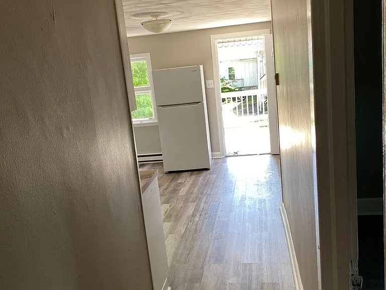 1634 Capouse Ave — Photo 8