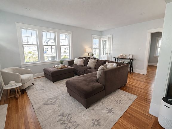 2nd image of 290 Commonwealth Ave #2