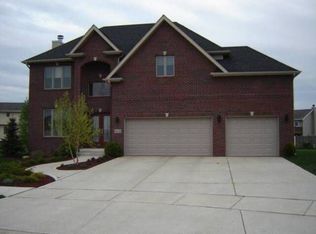 6610 Coyote Ct, Schererville, IN 46375