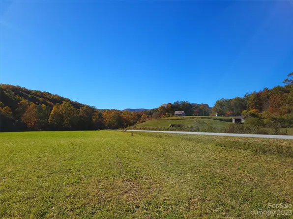 Parkway Rd, Balsam Grove, NC 28708