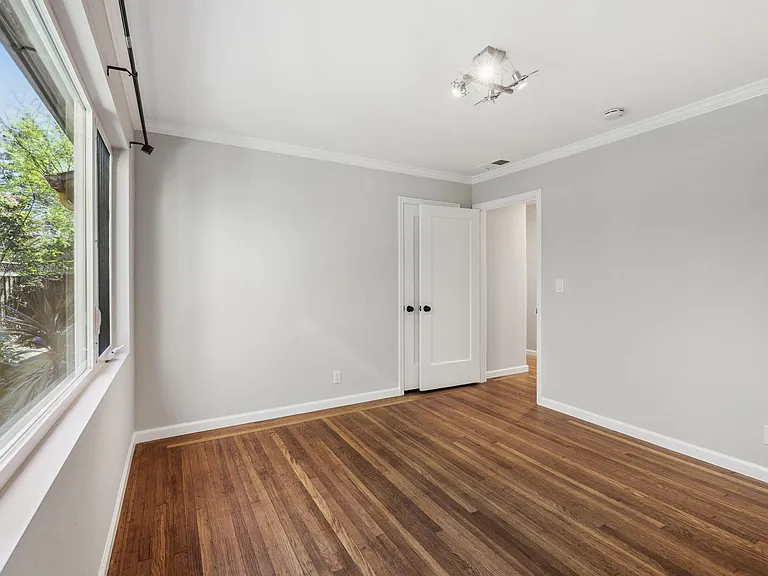 511 Central Ave — Photo 48
