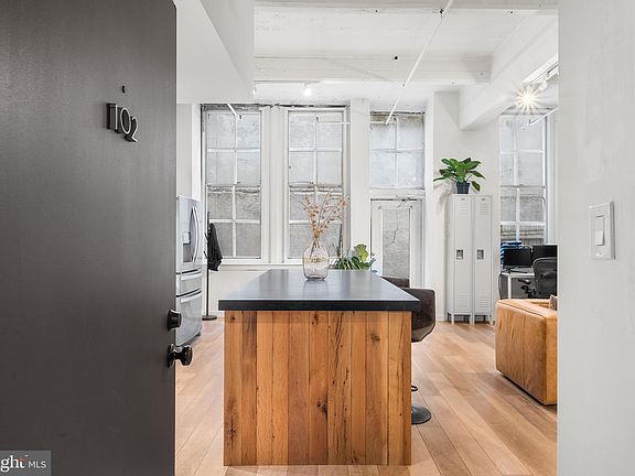 4th image of 1238 Callowhill St Floor 1-102
