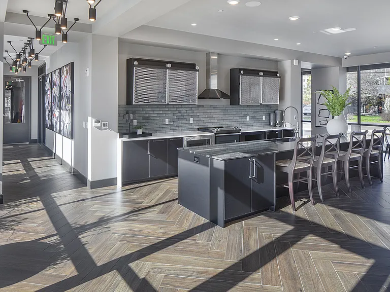 Oak Street Lofts — Photo 34