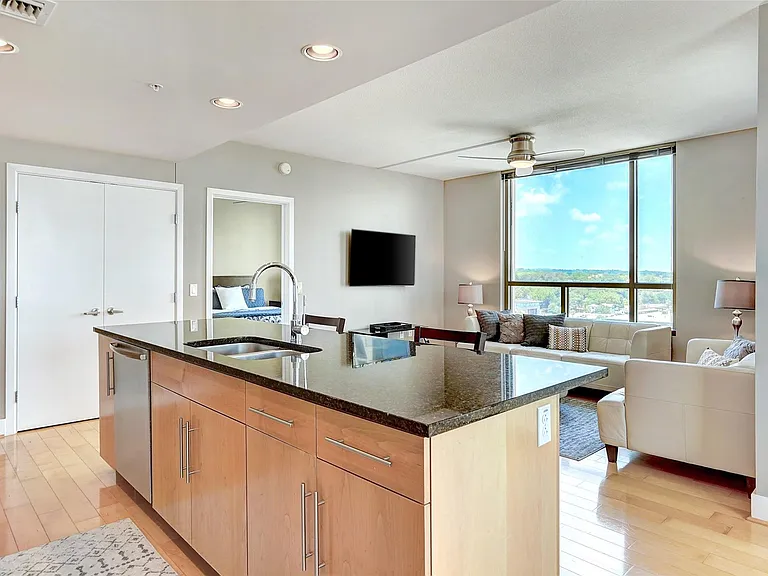 300 Bowie St #1301 — Photo 10