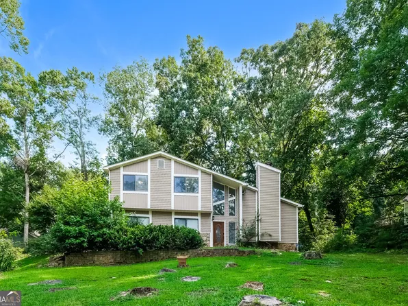 6629 Windwood Cir, Douglasville, GA 30135