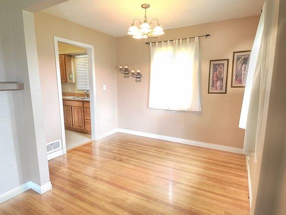 4th image of 2308 W Everett Ave