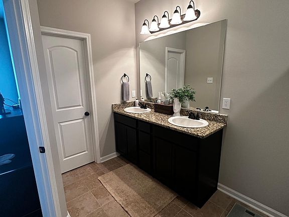 4th image of 110 Saint Bruno St
