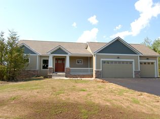 678 Pine Timber Ln, Hudson, WI 54016