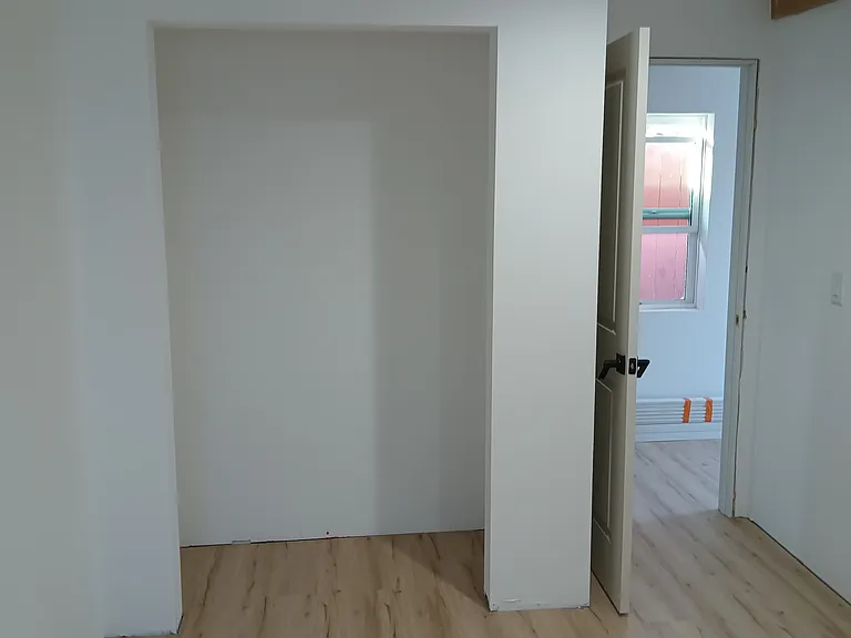 5415 S Victoria Ave #6 — Photo 2