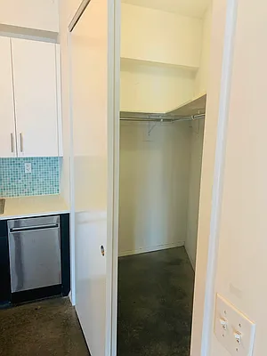 Rented by Flatiron Real Estate Advisors LLC | media 7