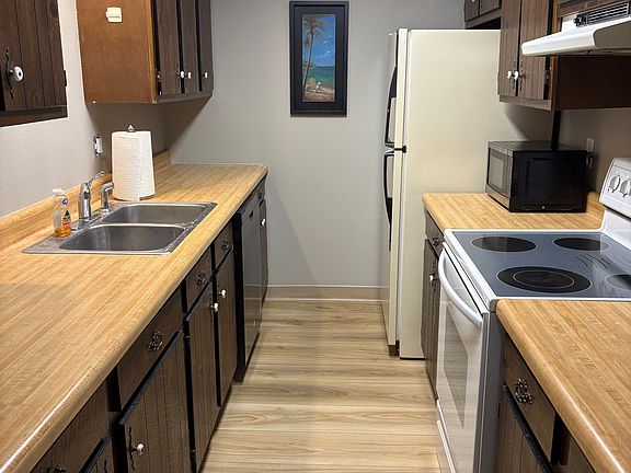 4th image of 1819 4th St SW #2