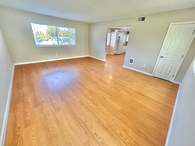 2 bed, 1000 sqft, $2,095 — Photo 4