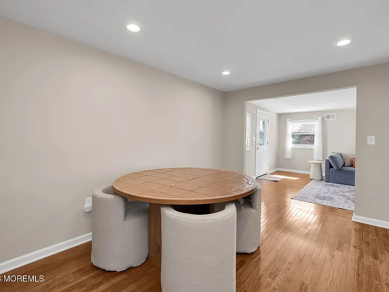 116 Cornell Ave — Photo 17