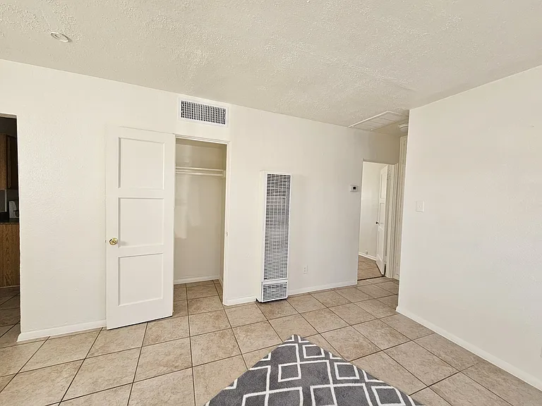 1934 E Adams St #1 — Photo 3