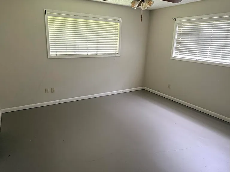 301 Marie Antoinette St — Photo 4
