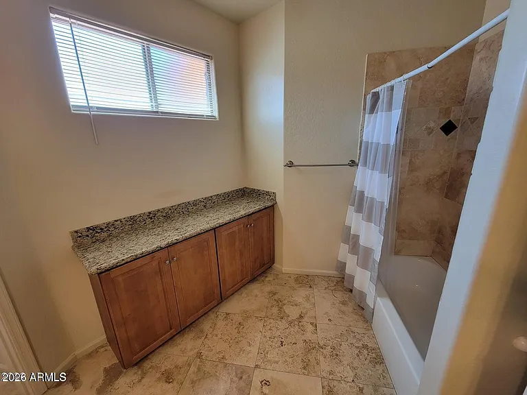 1629 E Grandview Rd — Photo 28