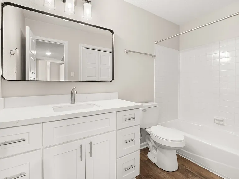 270 Bruce Cir #6 — Photo 16