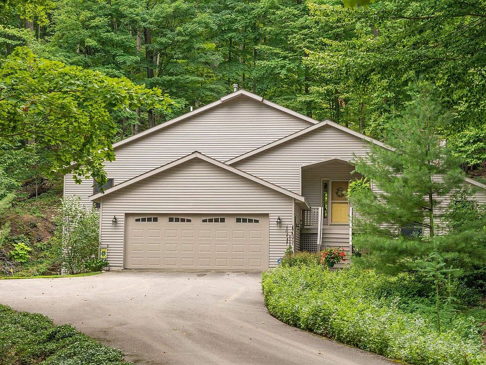 1st image of 6810 E Lake Bluffs Dr