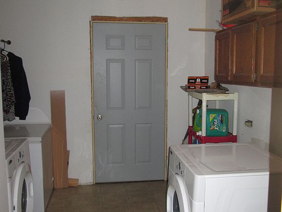 3rd image of 219 Lake St