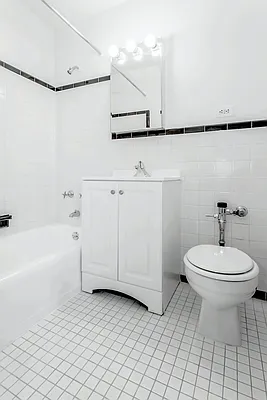 Rented by Olnick Organization | media 8