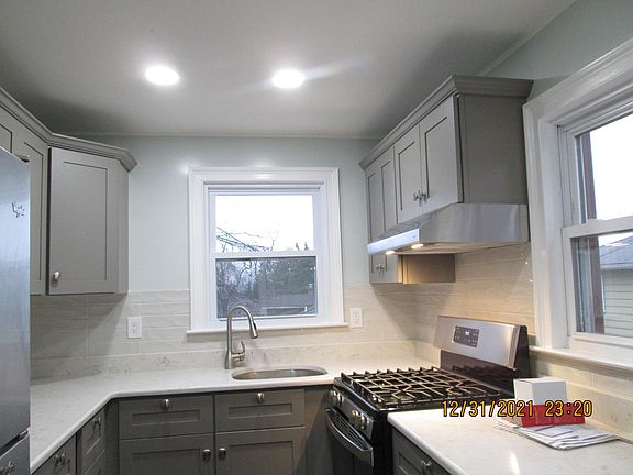 New gas Range oven and exhaust vent fan