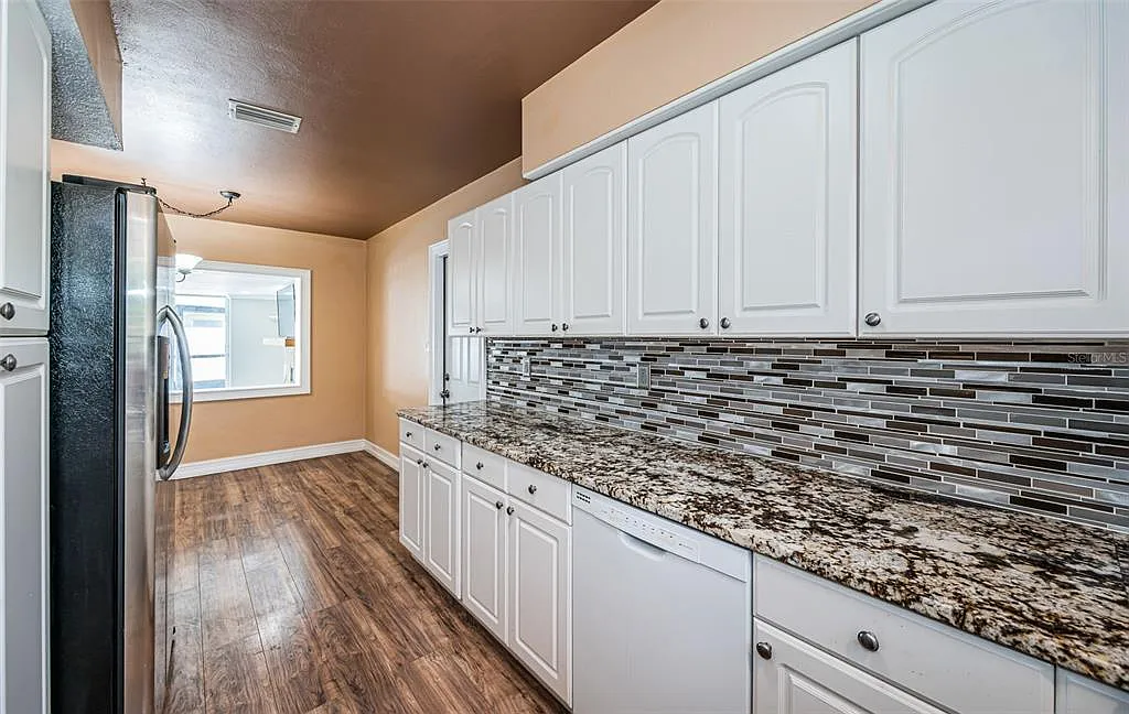 2 bed, 2.0 bath, 1600 sqft, $2,950 — Photo 4