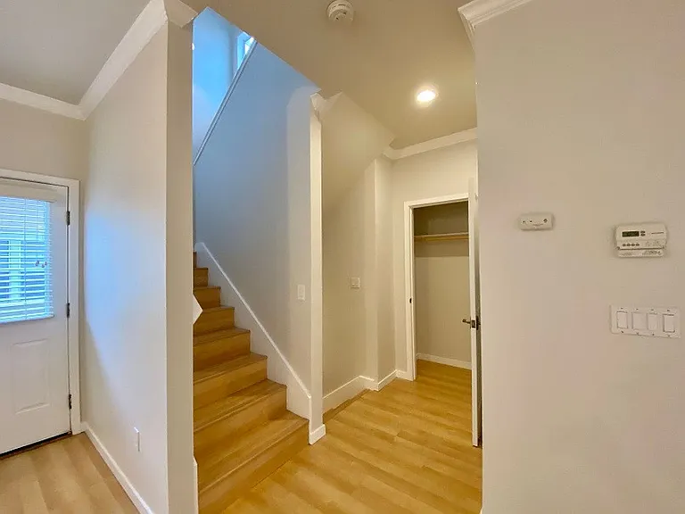 Valley Oak Drive, 140 * — Photo 13