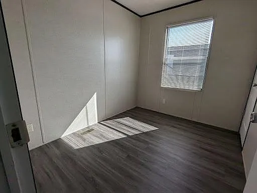 3 bed, 2.0 bath, 860 sqft, $1,325 — Photo 3