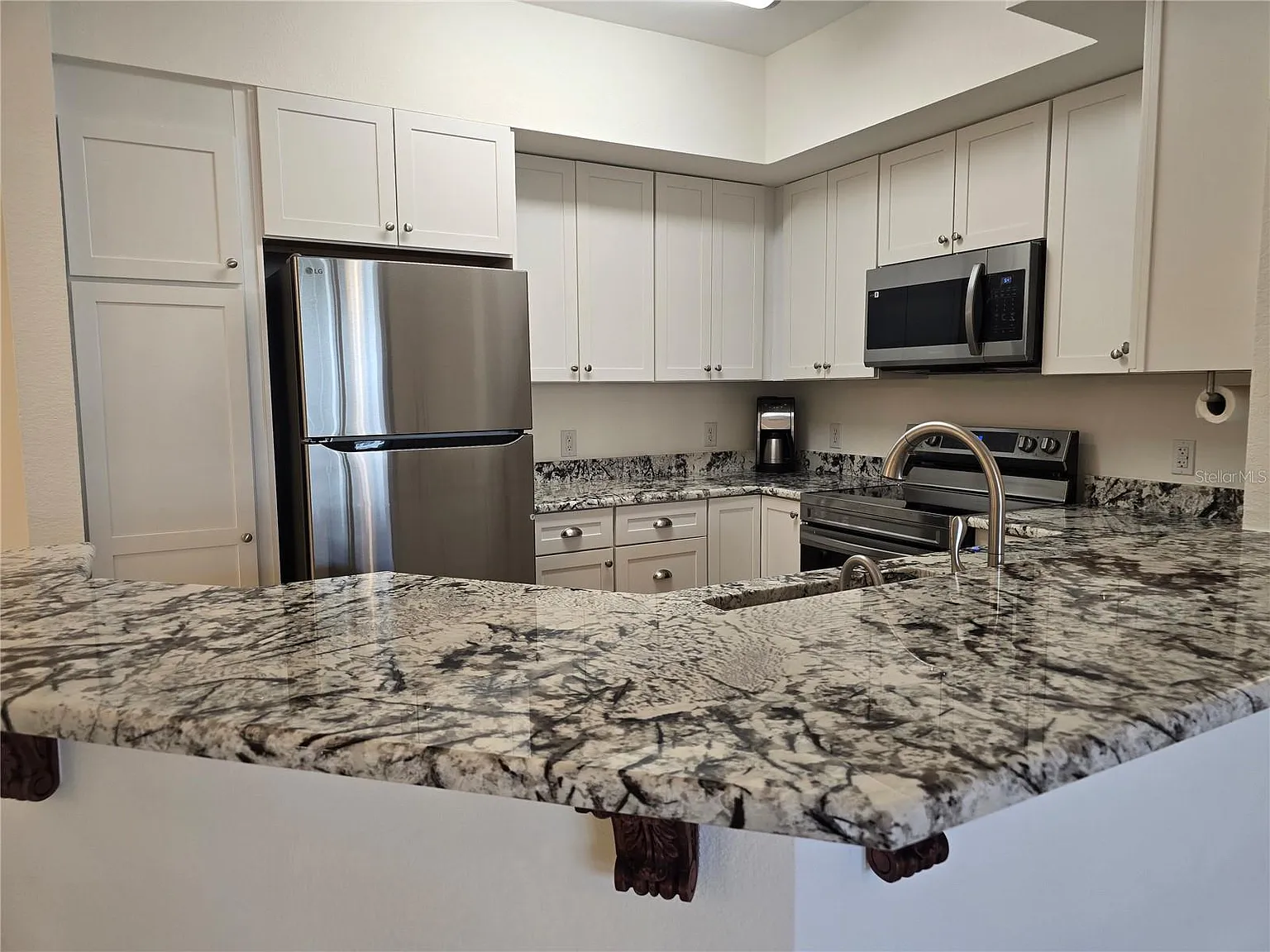 3 bed, 2.0 bath, 1280 sqft, $2,400 — Photo 4