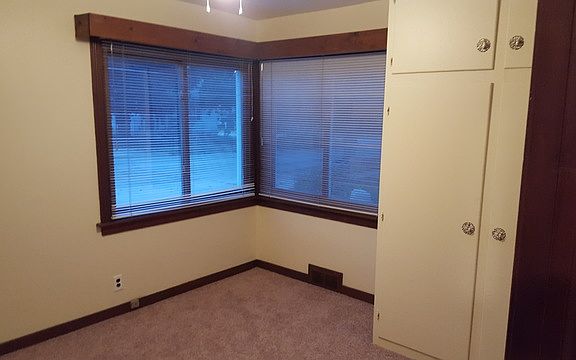 5th image of 214 Pleasant St