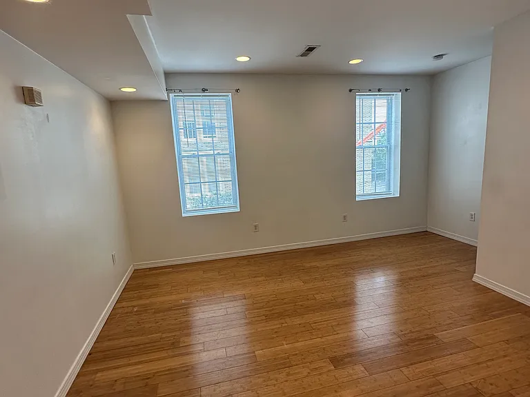 1328 N 6th St #2F — Photo 3