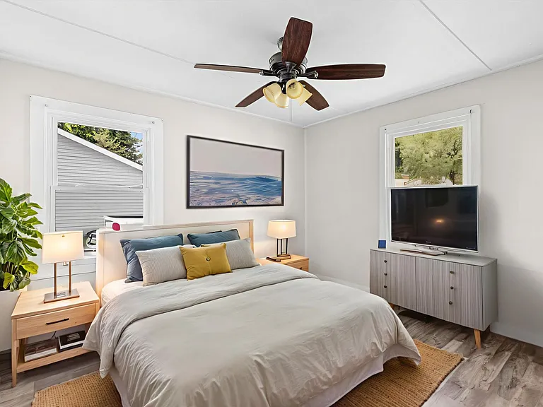 2604 Omar St — Photo 15